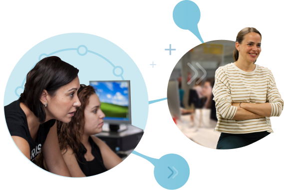 Imagen de mujeres de negocios trabajando en ámbito tecnológico